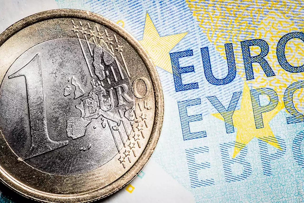 EUR/USD bears step in as the US dollar resurges from the dead