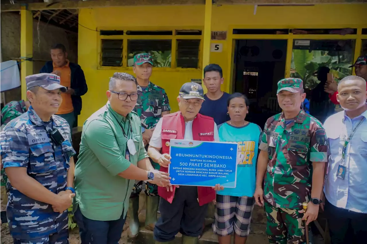 BUMN Jatim Salurkan Paket Sembako Bagi Korban Banjir di Malang