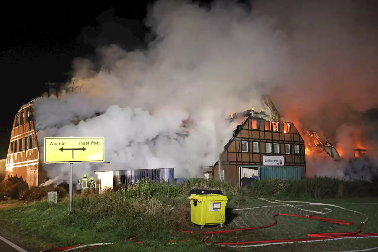 Nach Hakenkreuz-Schmiererei: Unterkunft für Geflüchtete in Flammen