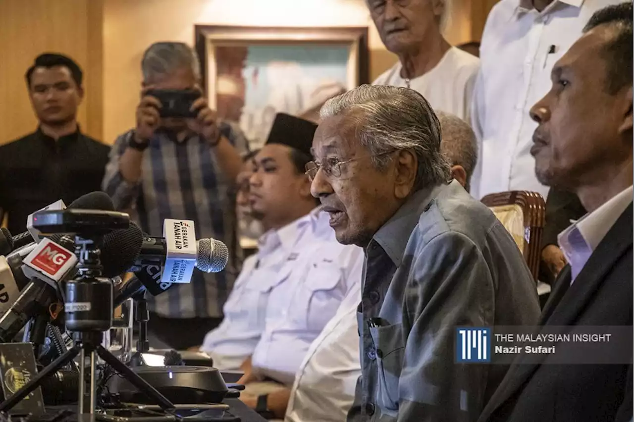 Larang telefon genggam di pusat mengundi, cadang Dr Mahathir kepada SPR | The Malaysian Insight