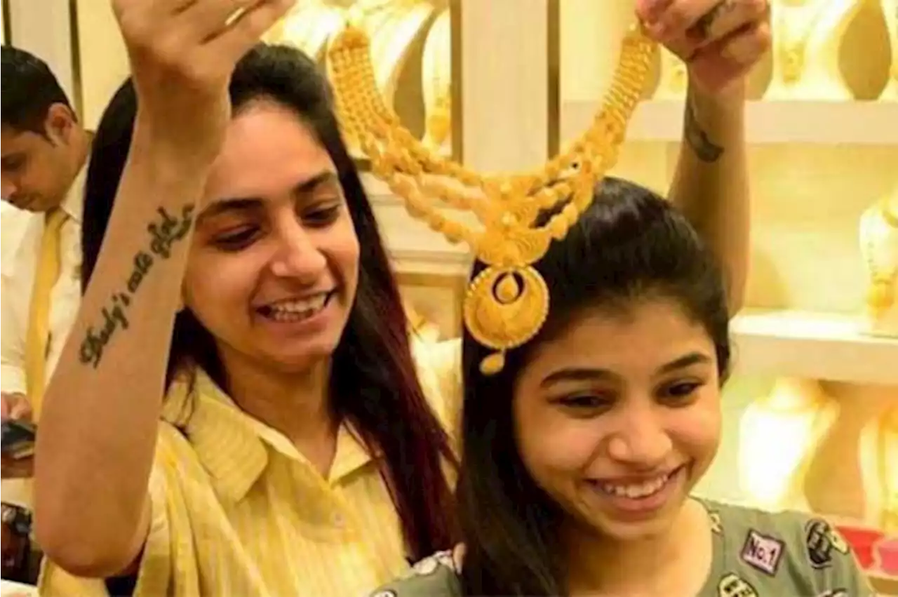 فی تولہ سونے کی قیمت میں ہزاروں روپے کی کمی