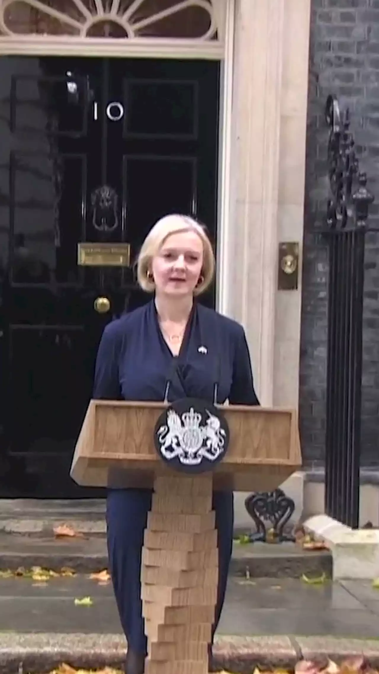 Live updates: Liz Truss resigns as U.K. prime minister after six weeks in office