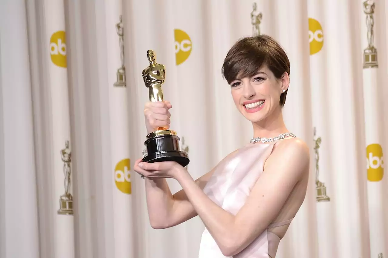 Anne Hathaway Recalls the Backlash After Winning Her Oscar