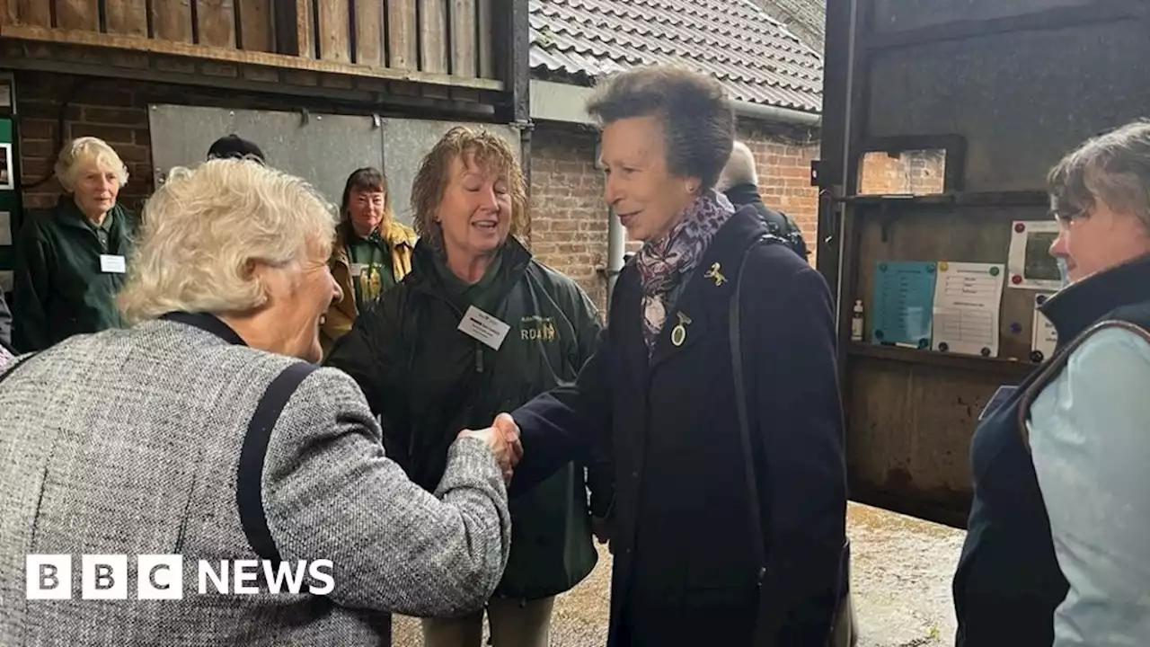 Leicestershire: Princess Anne opens new track at riding school