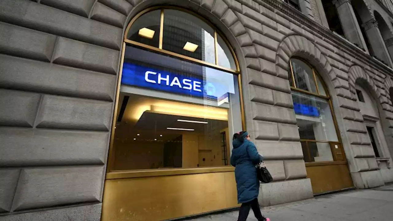 Inflation has people living paycheck to paycheck. Here's how some banks are responding | CNN Business