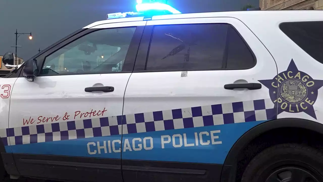 Chicago police: Man wounded in drive-by shooting in South Shore