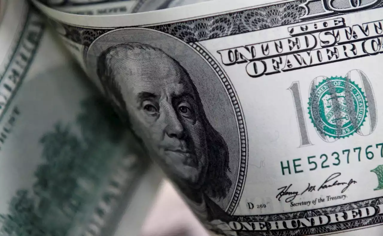Dólar fecha em queda e fica abaixo de R$ 5,15, menor cotação em um mês