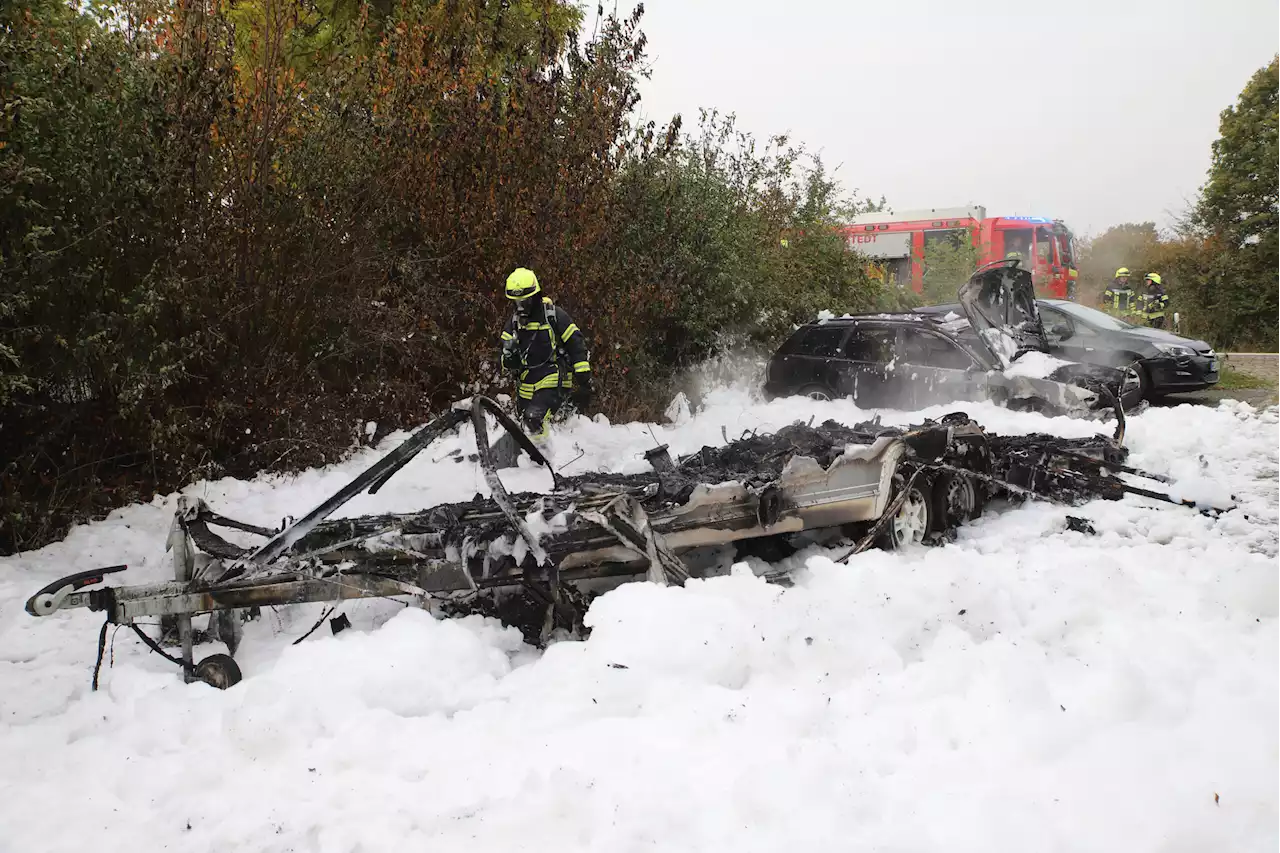 Im Norden: Wohnwagen geht in Flammen auf – Fahrer hat großes Glück