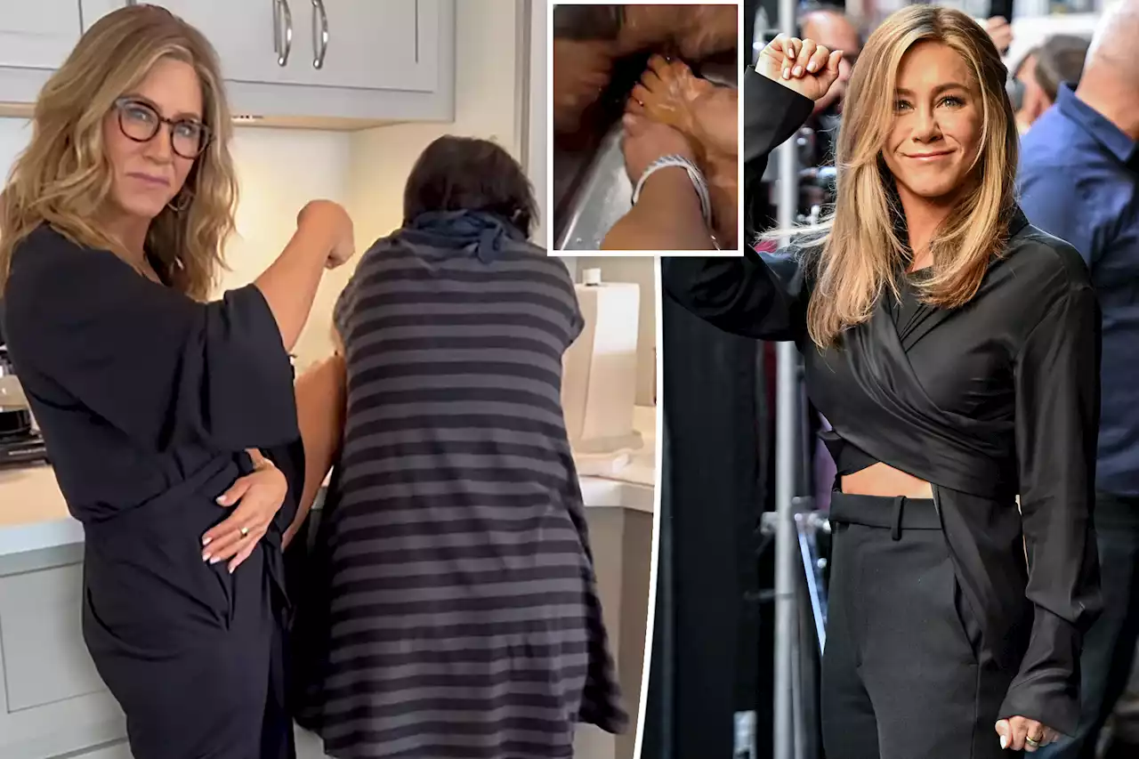 Jennifer Aniston shares hilarious spray tan fail on Instagram