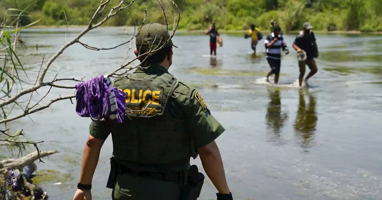 Ex-border chiefs hit ‘shameful’ record 2.7M illegal crossings under Biden