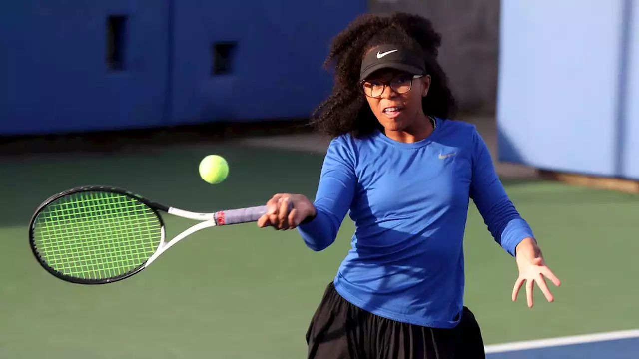 Bexley's Bowles, New Albany doubles team advance to second day of state girls tennis