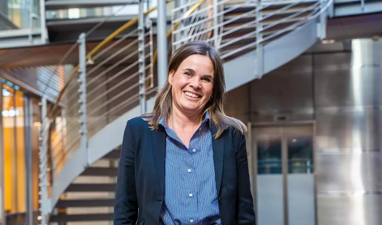 Sjefkurator Caroline Ugelstad fra Henie Onstad er på besøk i podcasten Kunstpraten