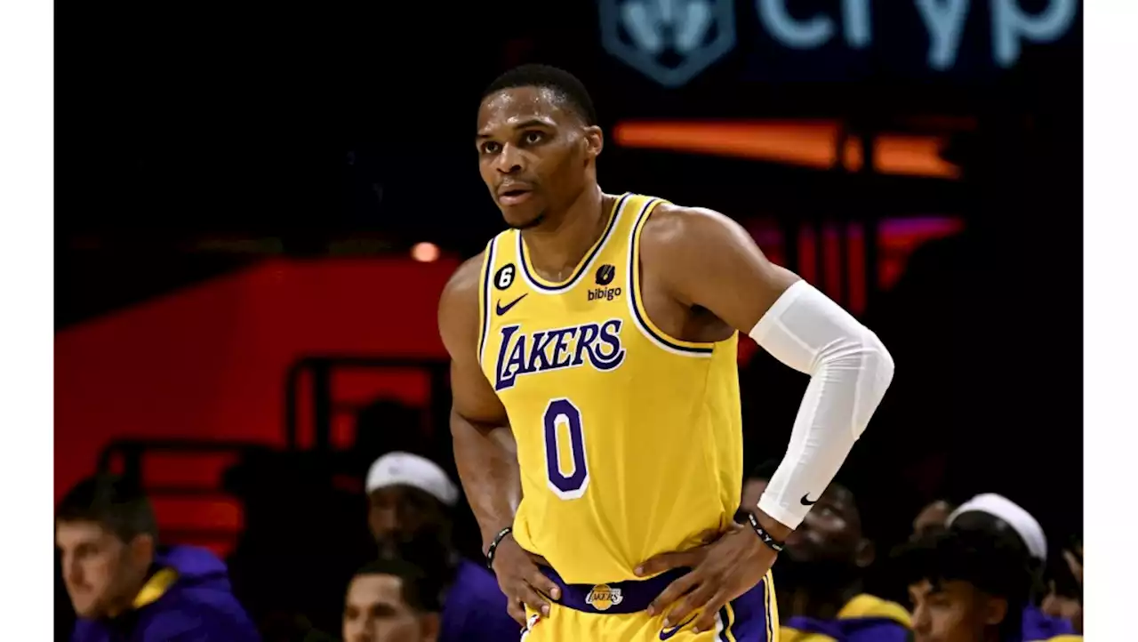 Lakers’ slow start underscores major roster concerns