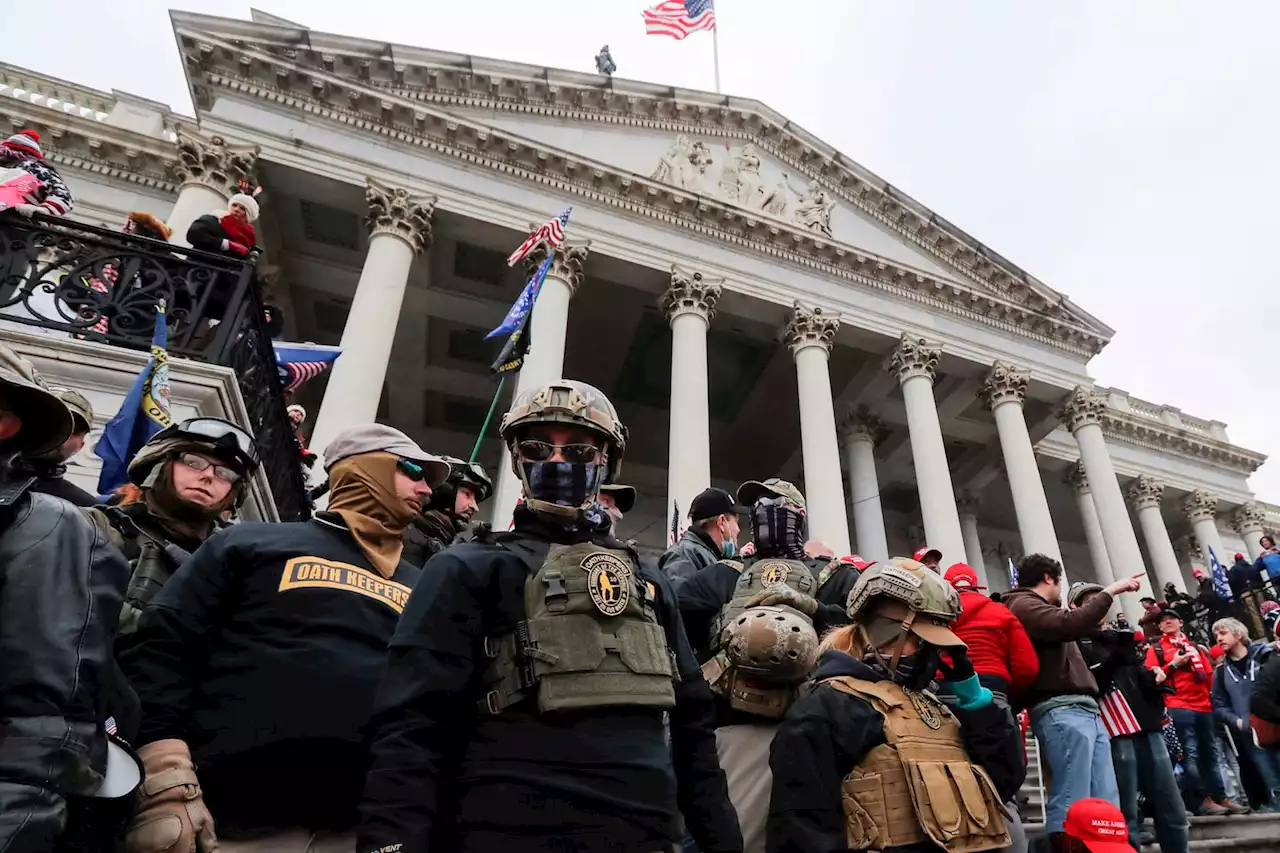 In middle of Jan. 6 riot, Oath Keepers chief reached out to Proud Boys