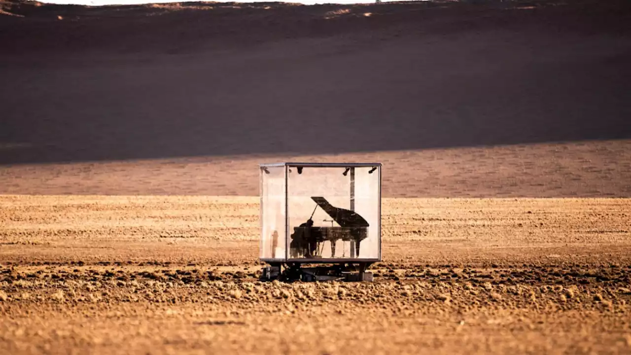 Wer ist der Münchner Pianist, der sich Stranger nennt?