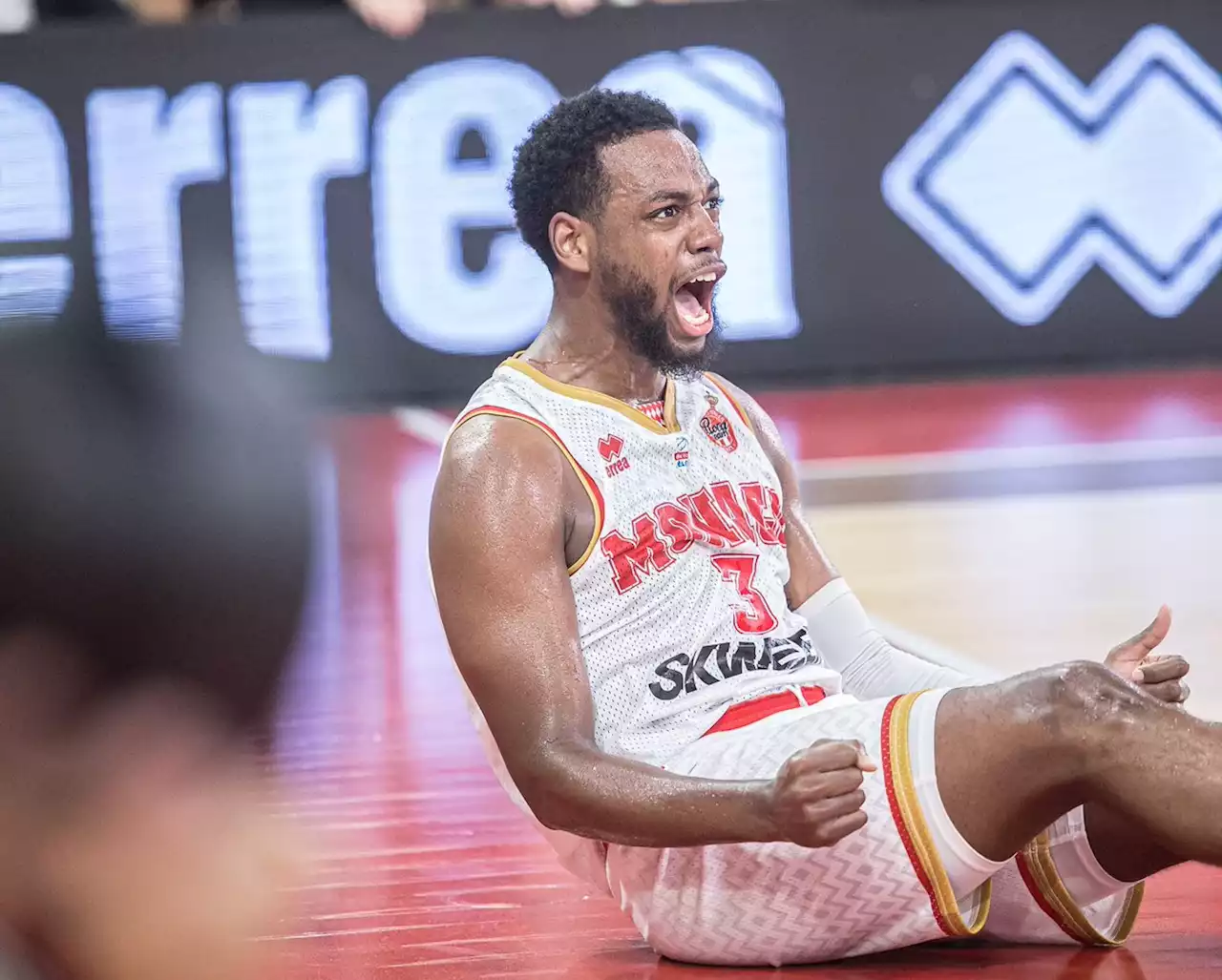 Jordan Loyd prive la JL Bourg d'un exploit - BeBasket