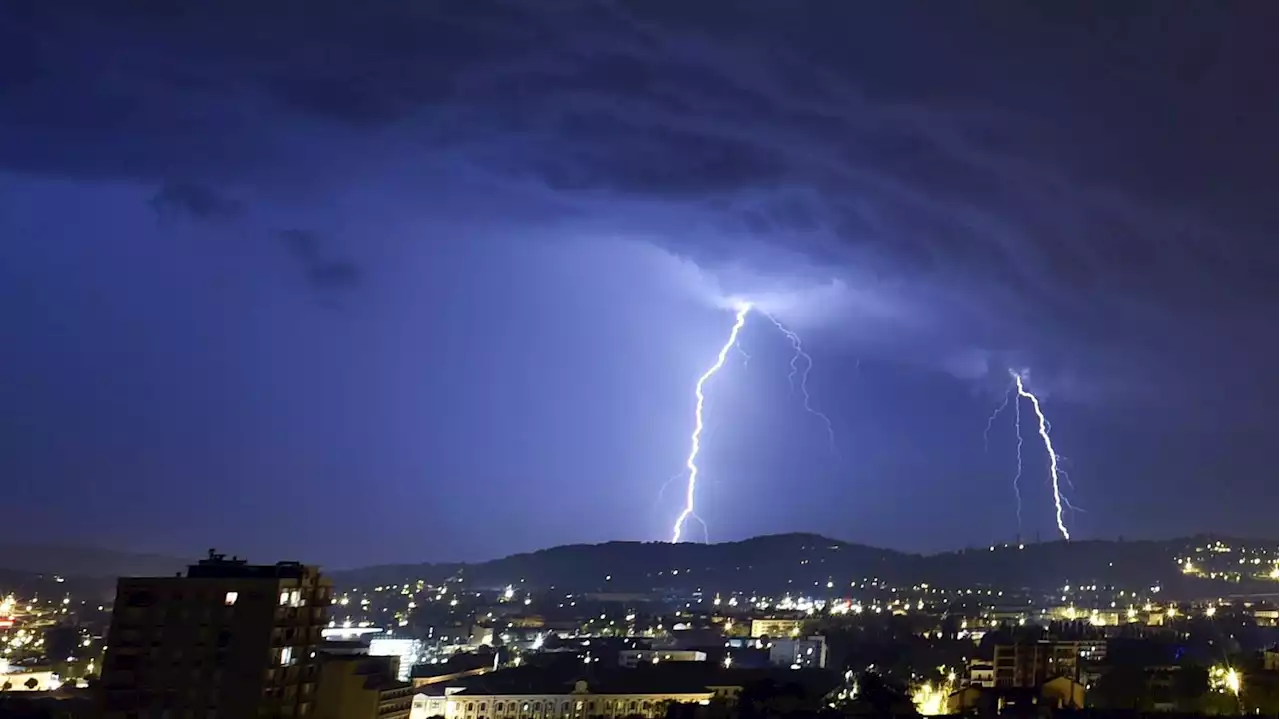 Météo : 20 départements de l'Est et du Massif central placés en vigilance orange aux orages