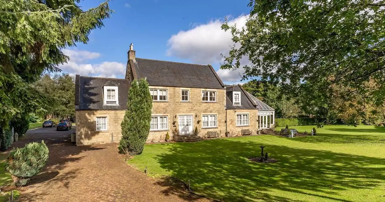 Inside the 'wonderful' home just outside of Glasgow on the market for £650,000