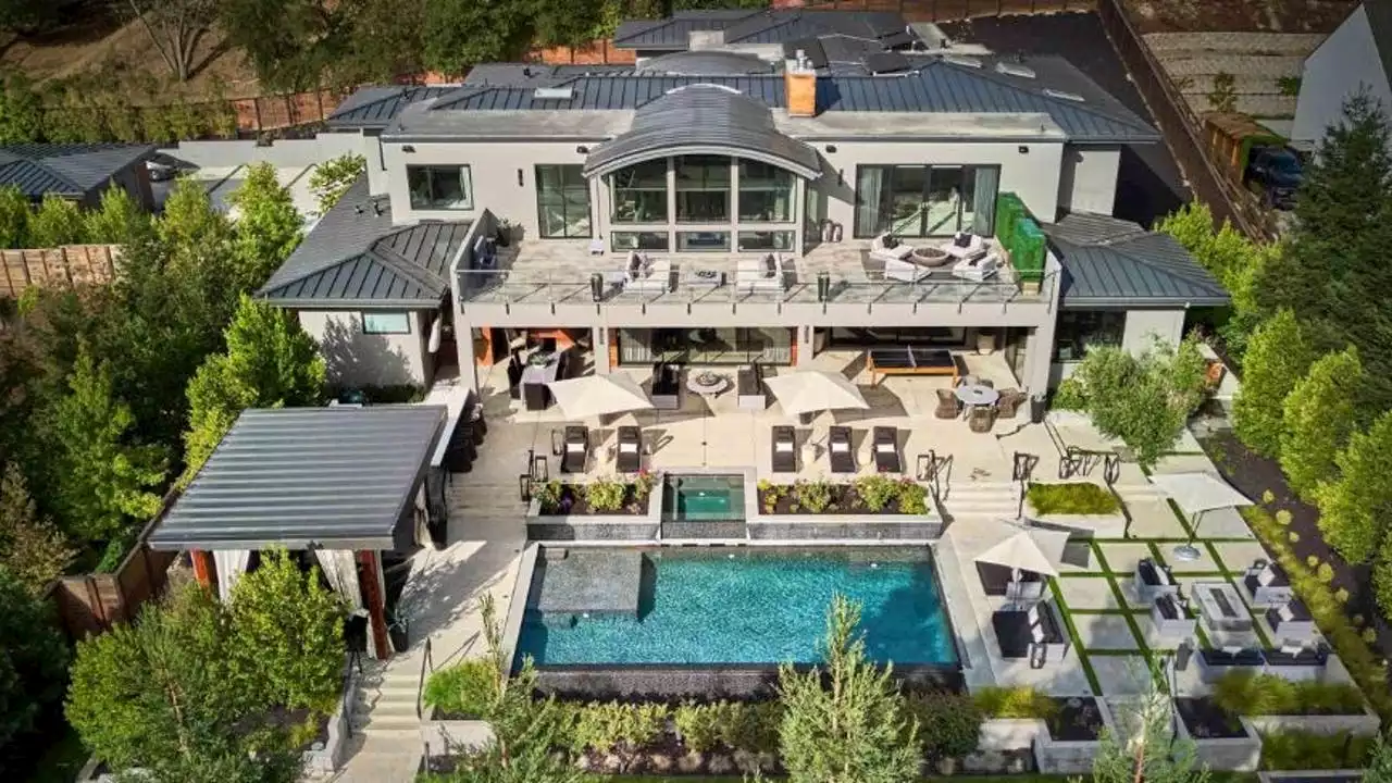 Steph and Ayesha Curry's former East Bay home listed for $8.9 million: photos