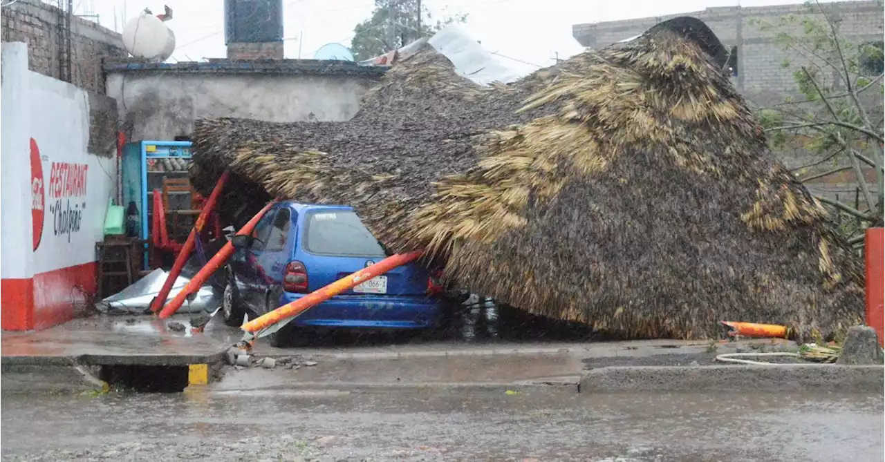 Hurricane Roslyn brings brutal winds, flooding to Mexico's Pacific coast