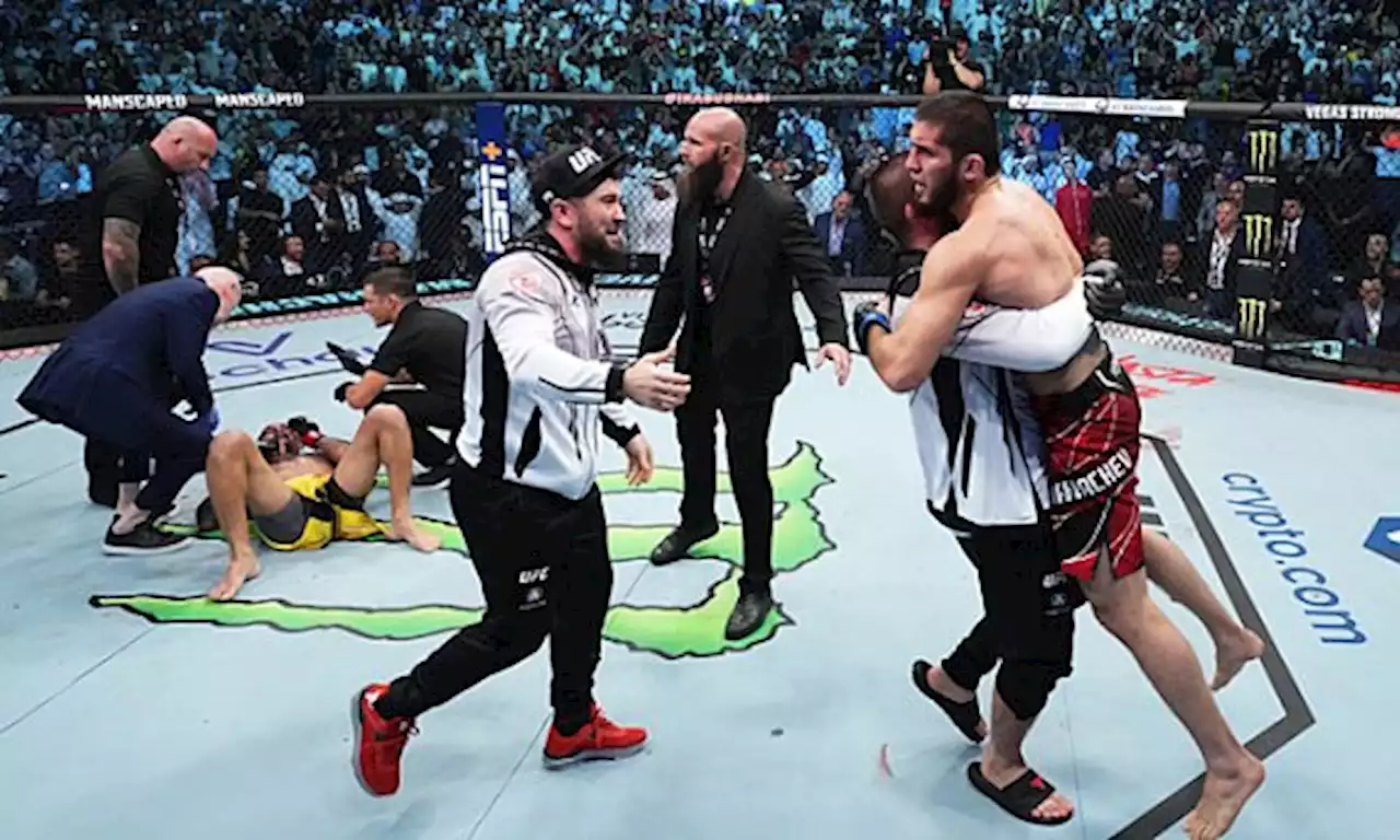 Islam Makhachev Arm-Triangles Charles Oliveira, Seizes UFC Lightweight Crown