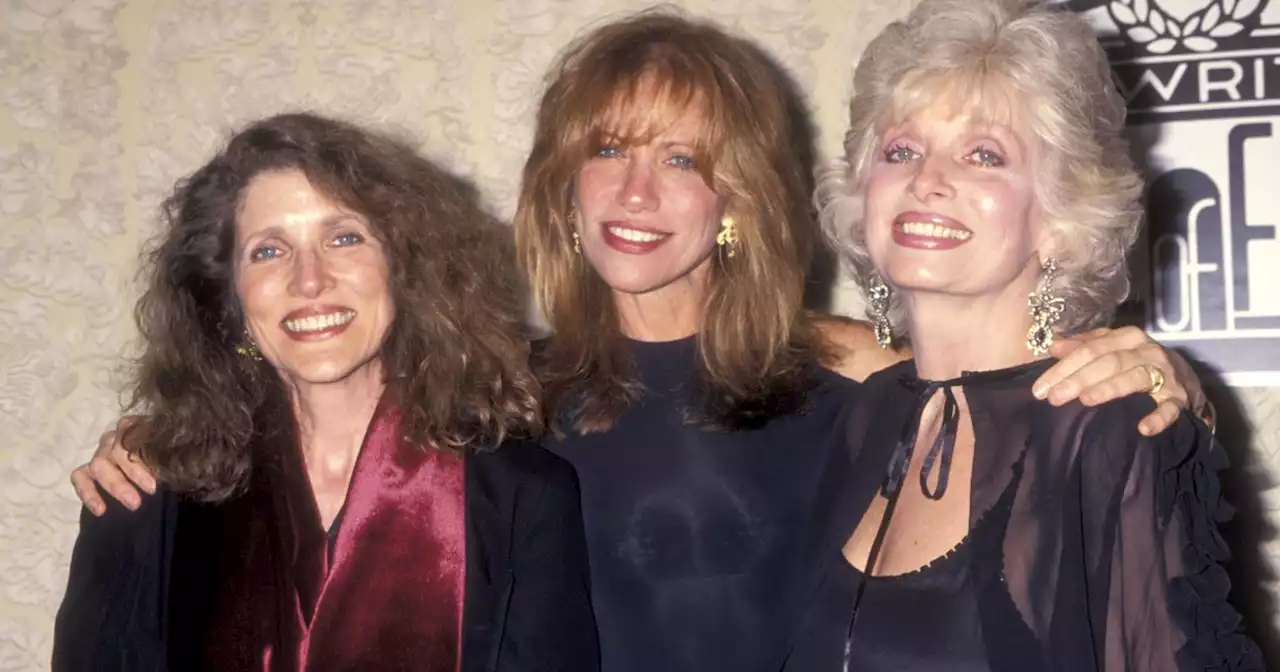 Carly Simon honors her sisters in heartbreaking statement after their deaths