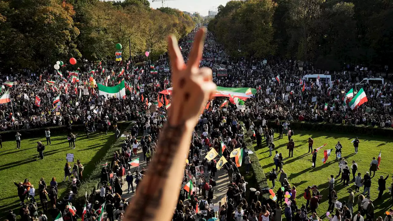 Iran protests trigger solidarity rallies in US, Europe