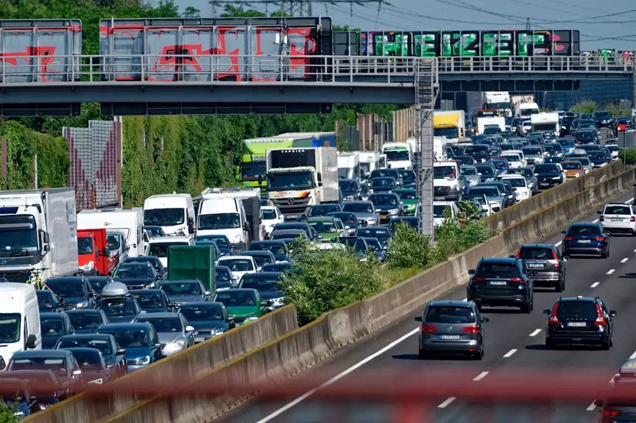 Ferien, Feiertage, Baustellen: ADAC erwartet am Wochenende Staus