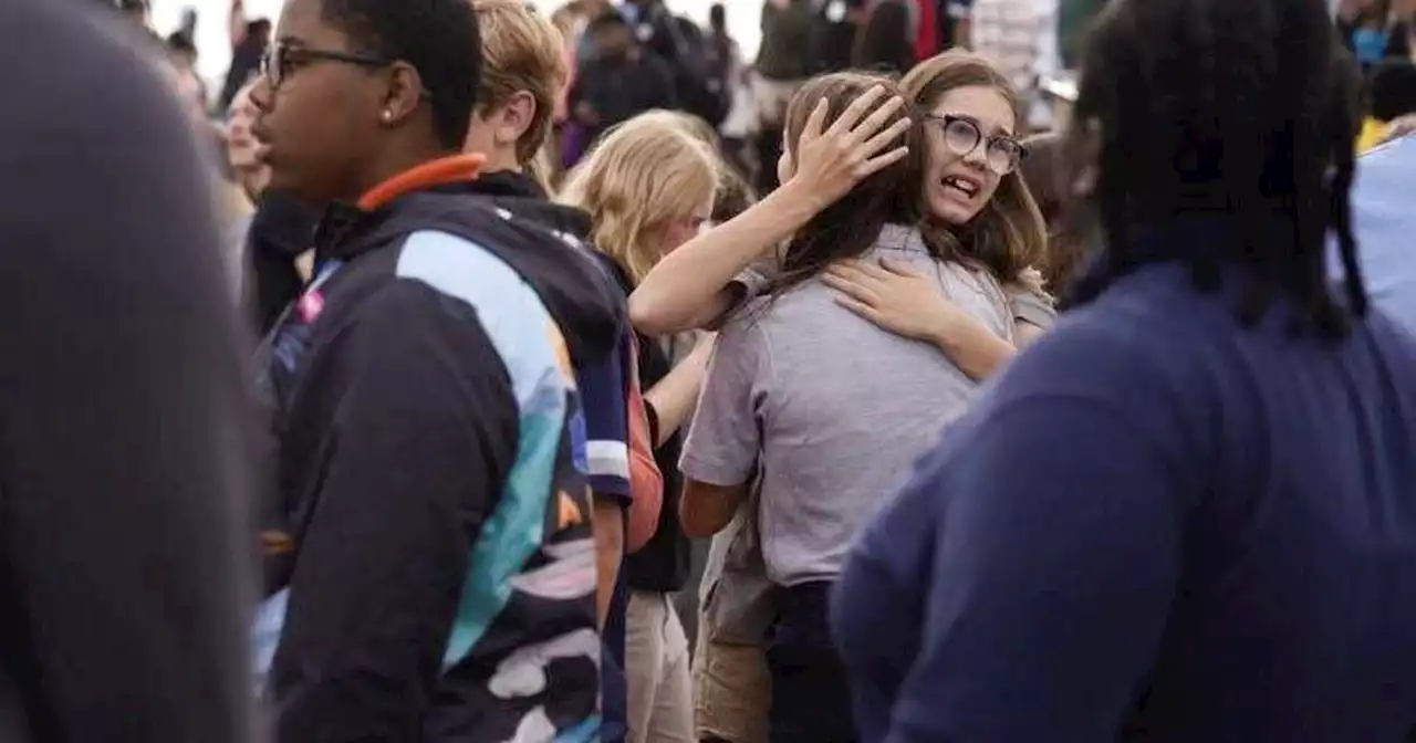 2 killed in shooting at St. Louis high school; gunman also killed