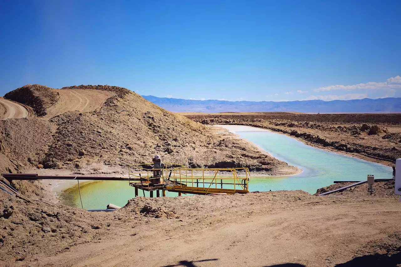 Batteries : la France veut la plus grande mine de lithium d'Europe, dans le Massif central