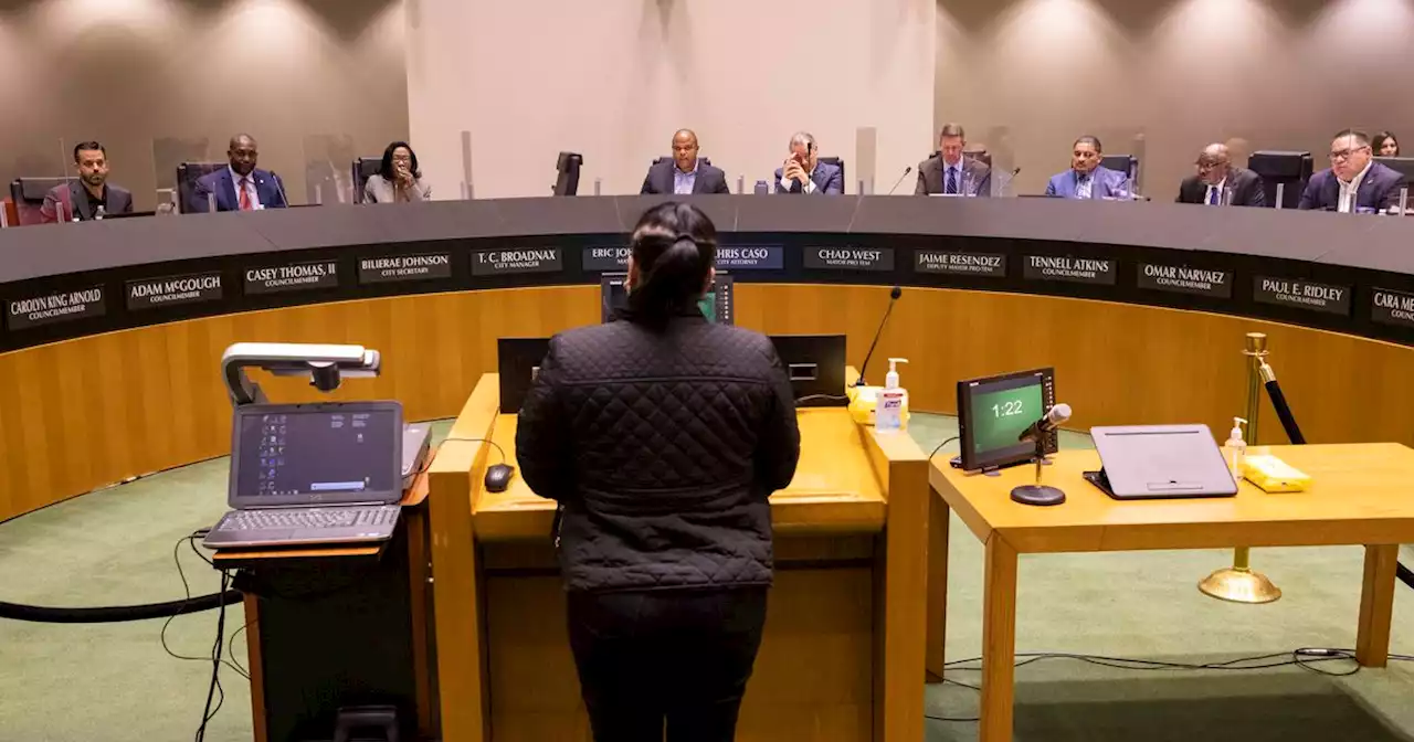 Dallas could limit how often council members hear from open mic speakers