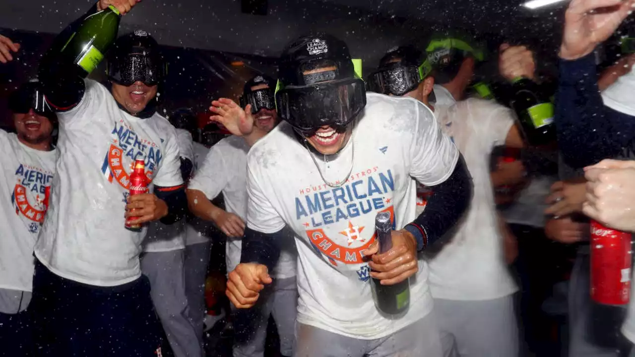 Astros win Game 4 with a sweep, World Series bound