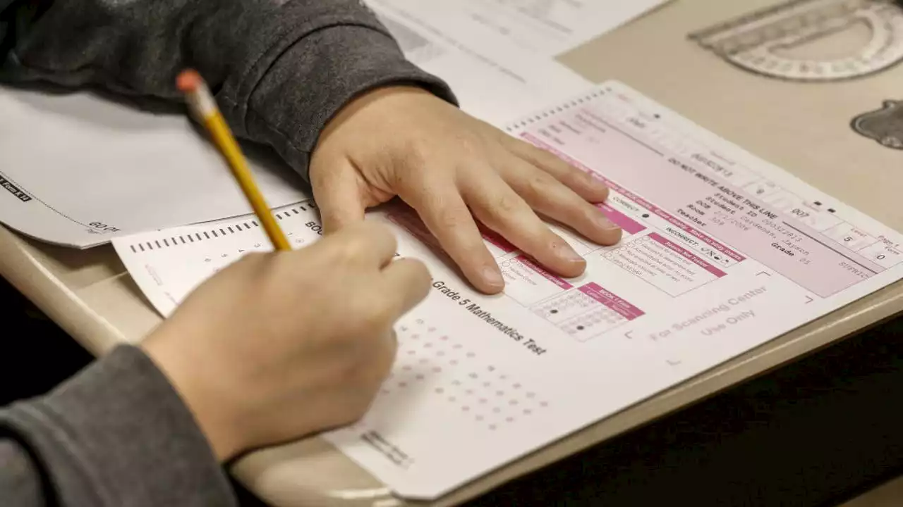 US math scores see largest ever decrease, reading scores drop to 1992 levels, report says