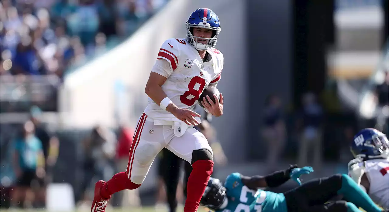 Giants' crazy goal-line tackle leads to fourth straight win