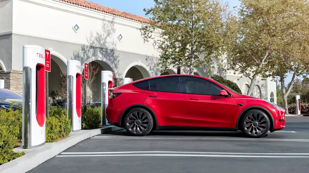 Tesla Software Update Rolls Out With Extensive List Of Improvements