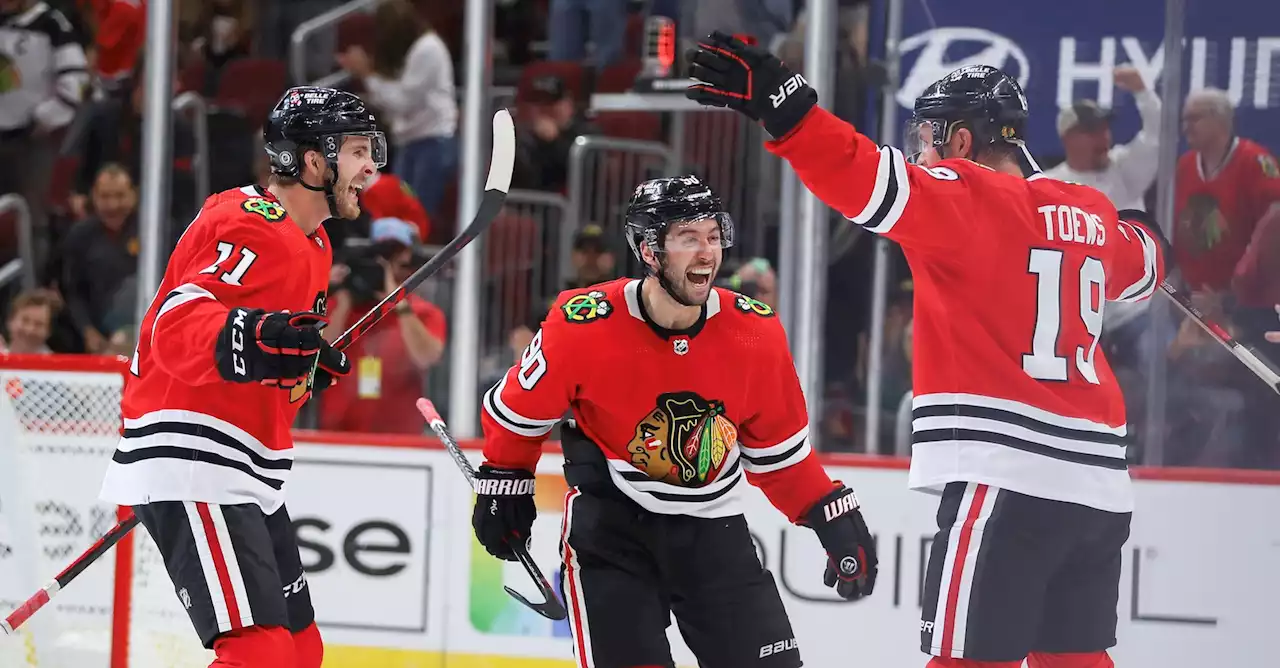 Tyler Johnson: Blackhawks' Locker Room ‘a Lot More Fun This Year'