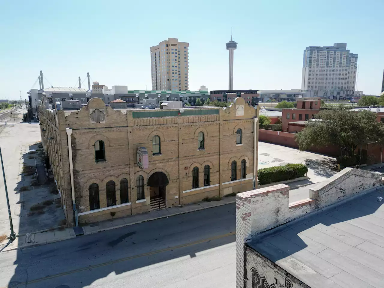 Ex-Spaghetti Warehouse in San Antonio to be restored for offices