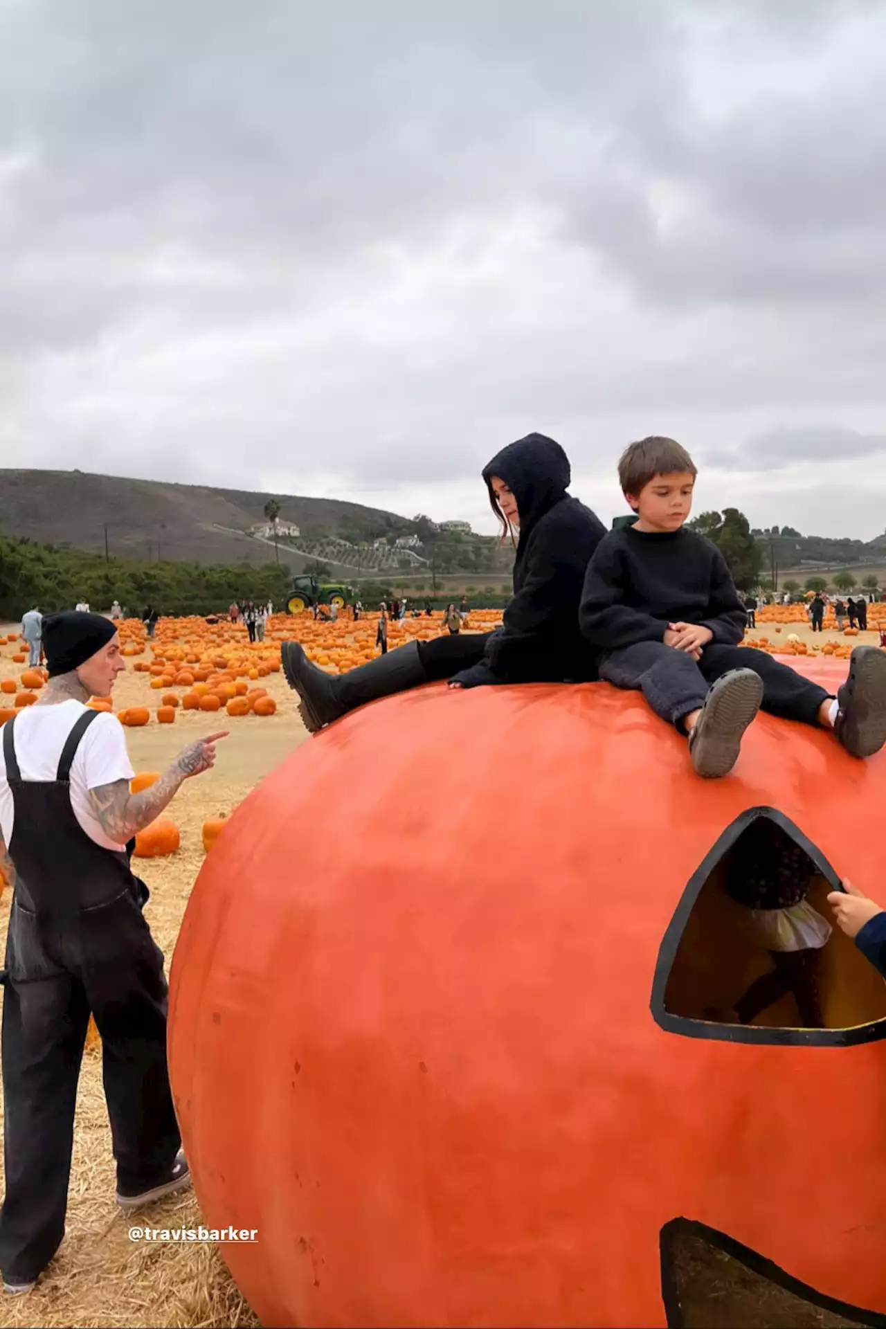 Happy Fall! Kourtney and Travis Bring Penelope and Reign to Pumpkin Patch