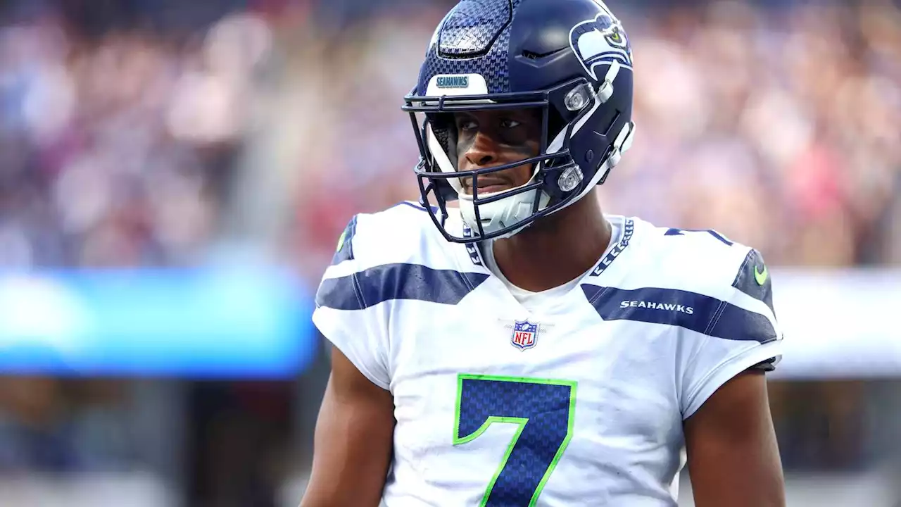 Seahawks offense cruising behind Geno Smith, and the Russell Wilson trade keeps looking better