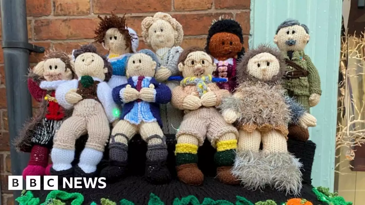 Syston Knitting Banxy: Ghosts actors react to Halloween topper