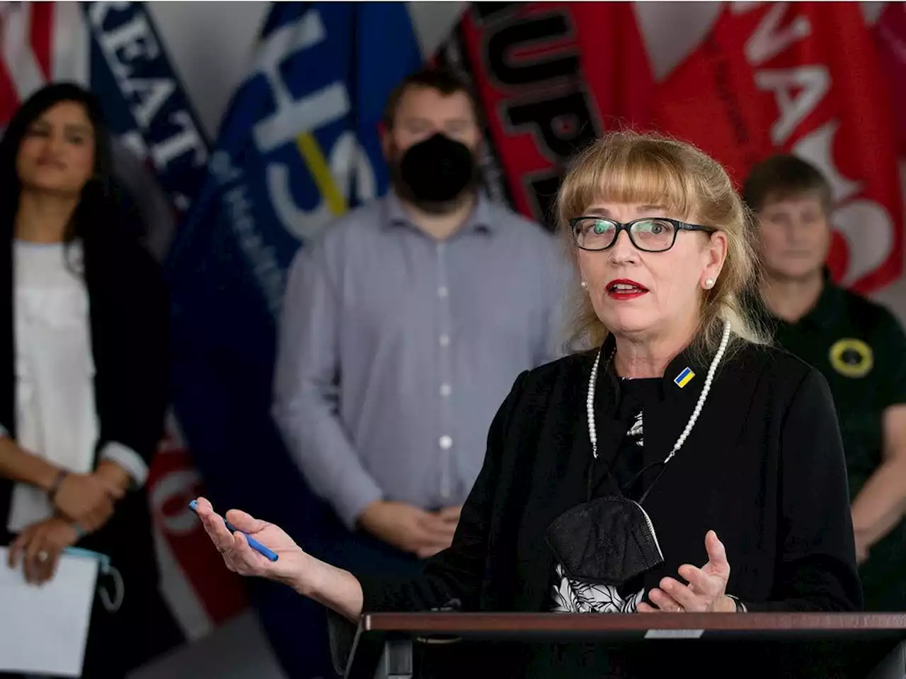 Alberta unions 'insist' on meeting with health minister on health care overhaul