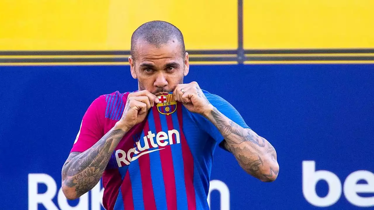 Dani Alves s'entraîne au Barça