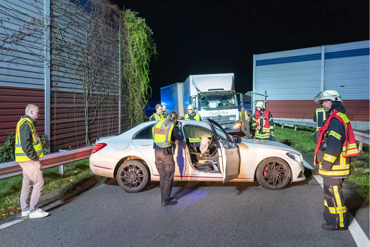 Im Norden: Rätsel um verlassenen Mercedes in A1-Auffahrt