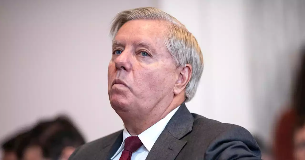 Justice Clarence Thomas temporarily blocks Lindsey Graham's testimony in Georgia election interference probe