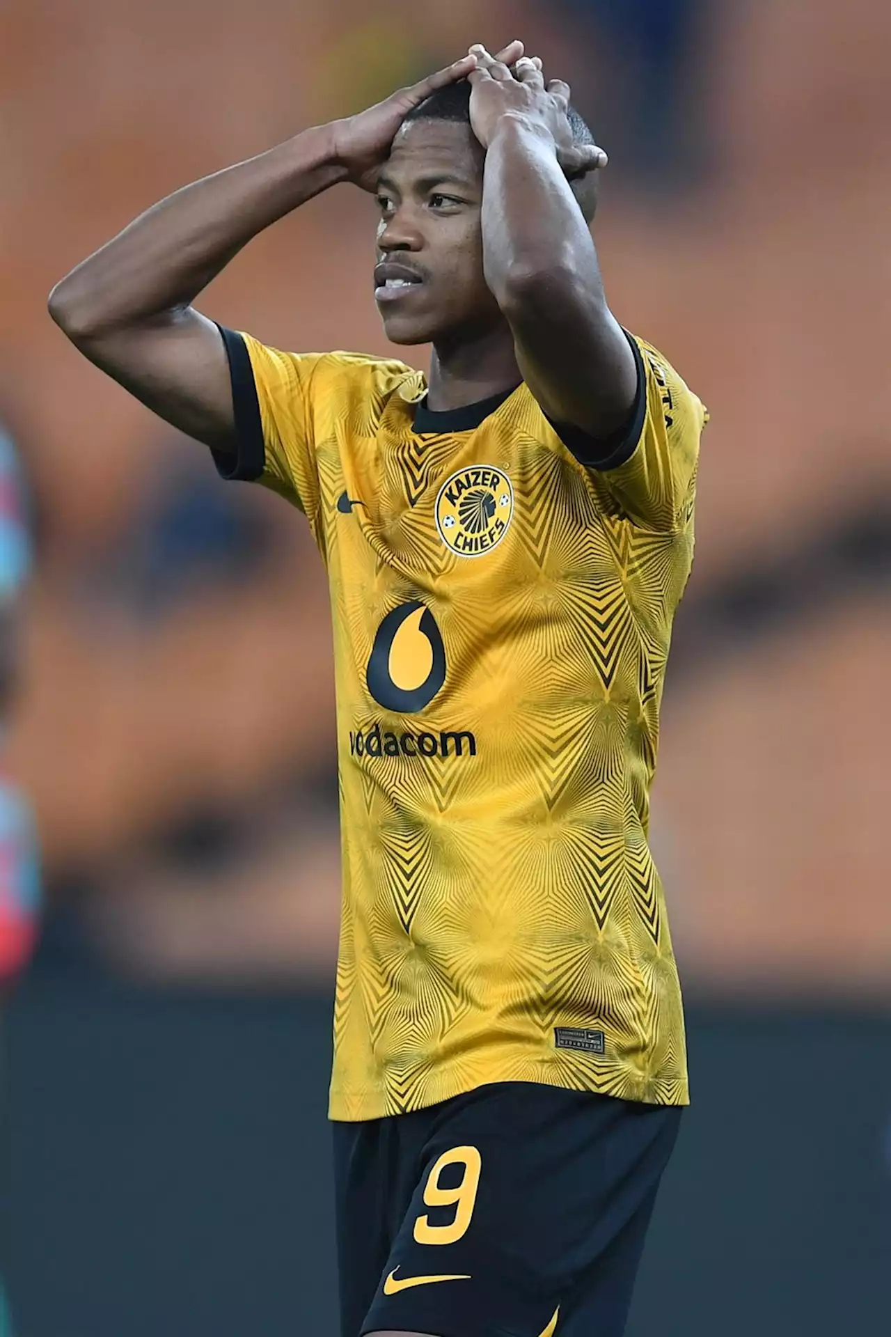 Kaizer Chiefs coach Arthur Zwane Comments On Ashley Du Preez form | Soccerladuma