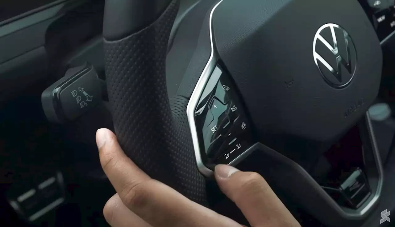 VW is bringing back physical buttons for its steering wheel because touch-sensitive buttons suck - SoyaCincau