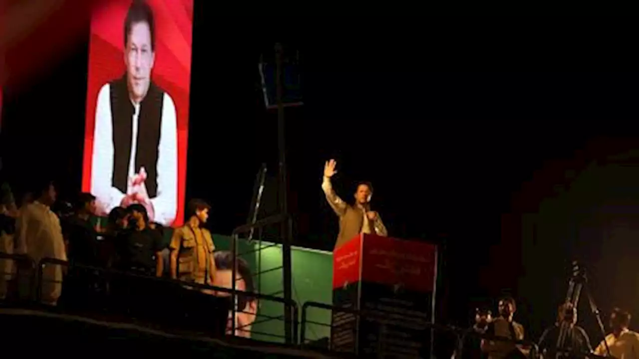 Pakistan's Khan announces 'long march' on Islamabad to press for snap polls