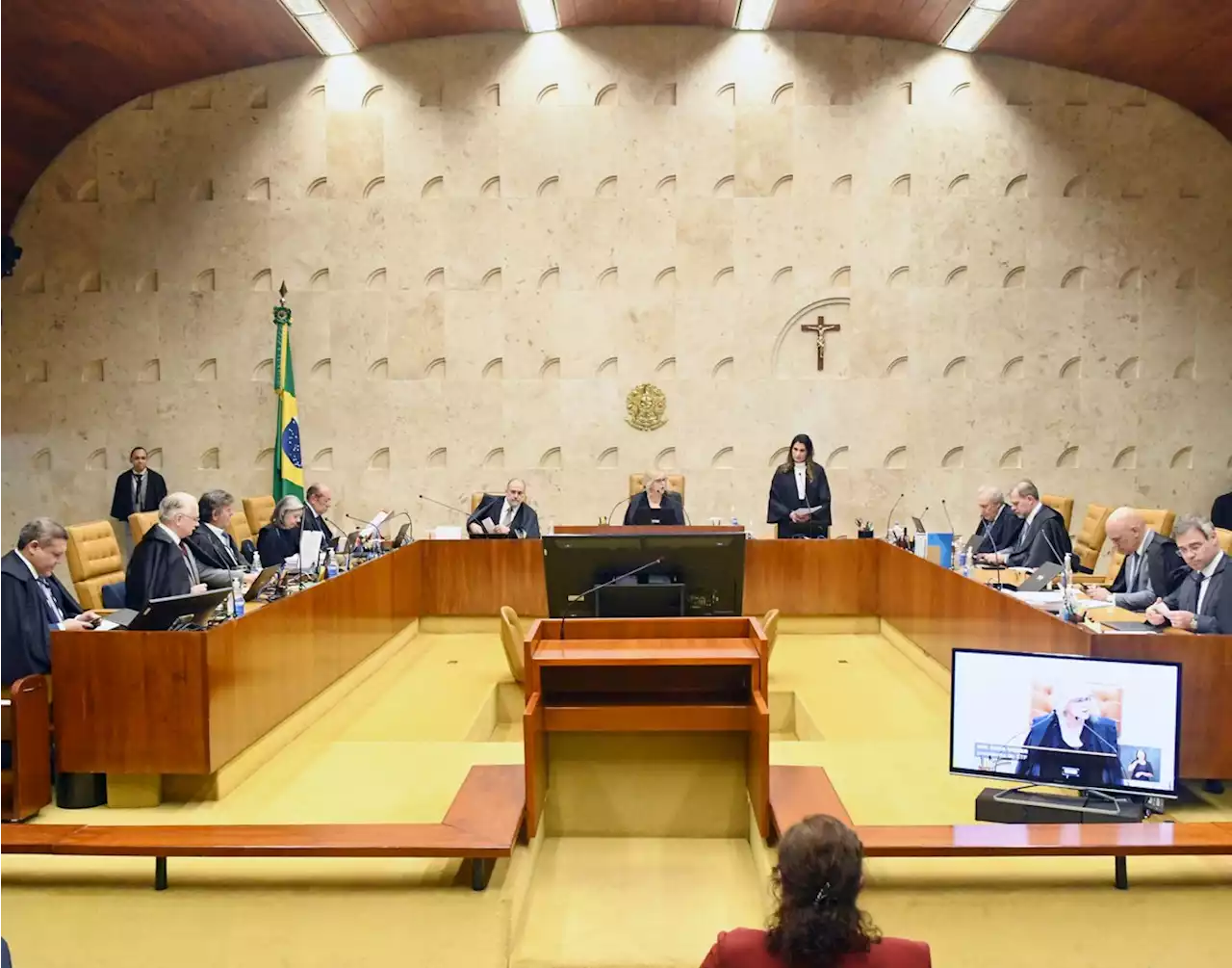 Supremo forma maioria para manter válida resolução do TSE sobre 'fake news'