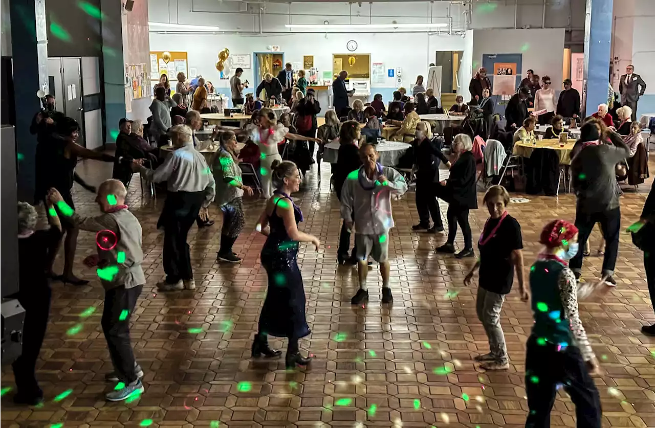 Greenwich House older adults dance the night away at anniversary celebration | amNewYork