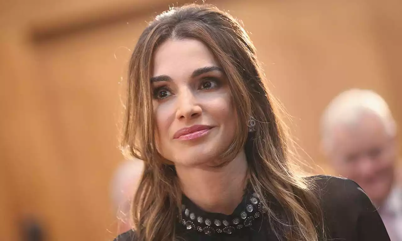 Queen Rania exudes elegance in waist-cinching designer dress